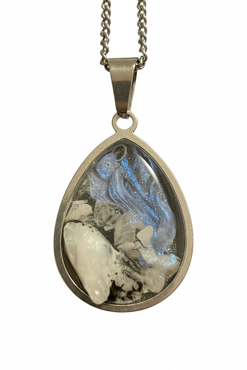 Lunar Veil

Moonstone & Raw Crystal Energy Pendant
By Energy Art by Mazy